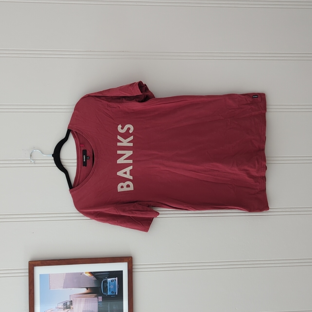 Banks Journal red tee in medium
